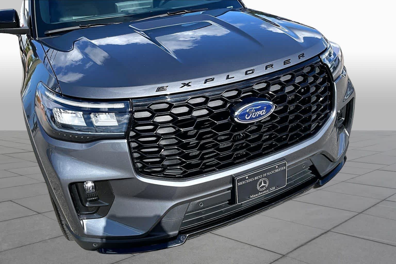 Used 2025 Carbonized Gray Ford ST-Line image 29