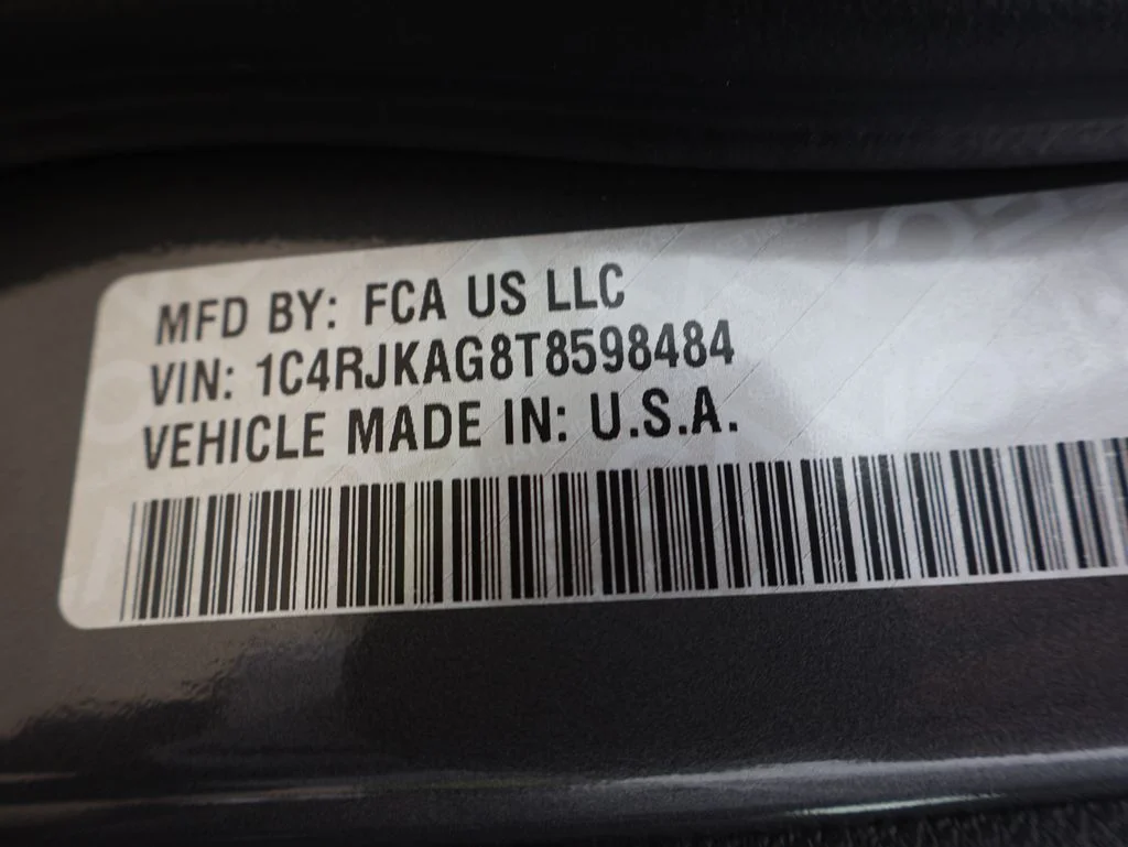 New 2026 Baltic Gray Metallic Clear-Coat Exterior Paint Jeep Laredo image 42