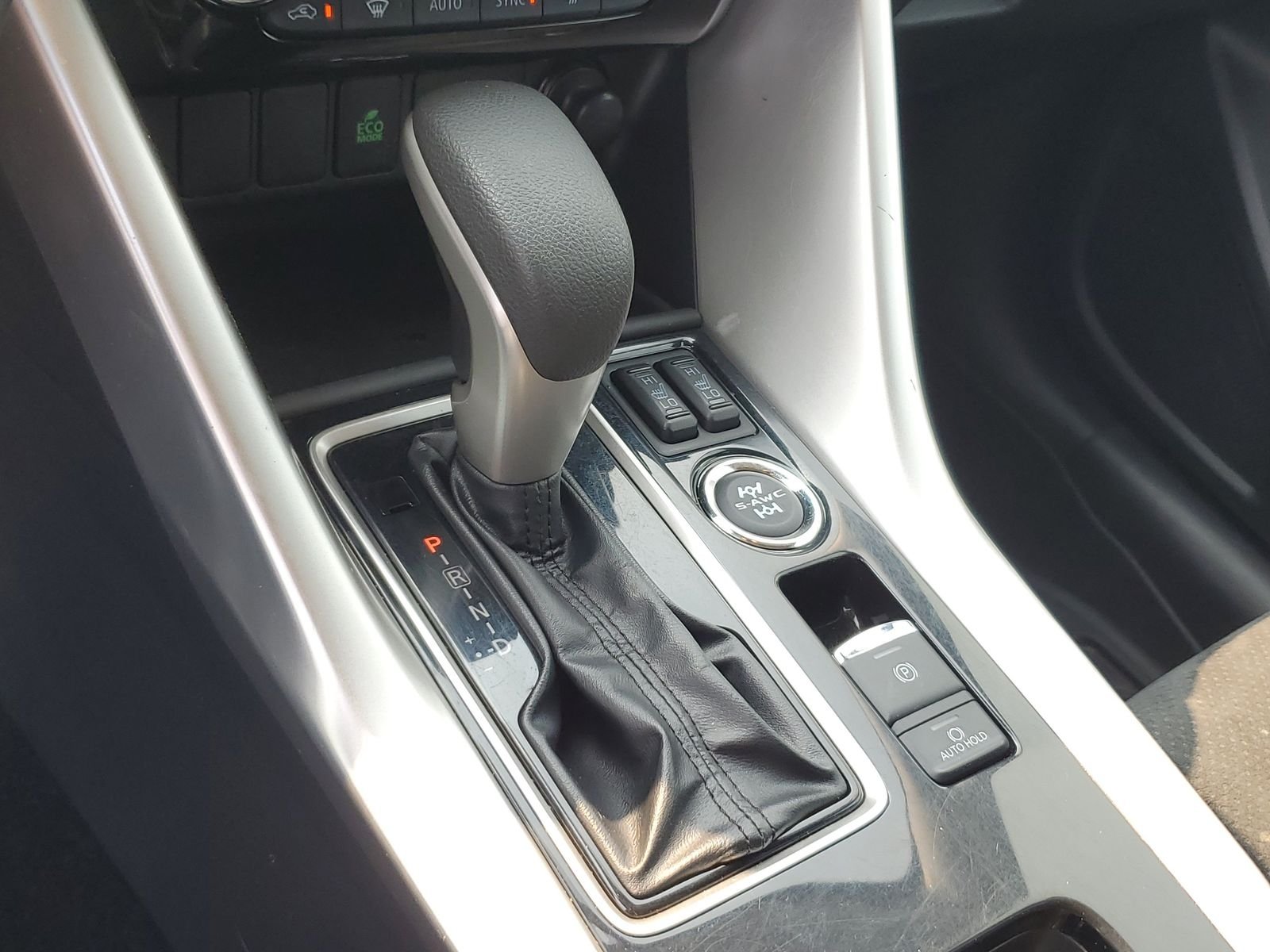 Used 2022 Blue Mitsubishi SE image 25