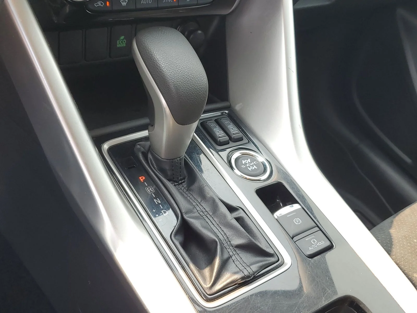 Used 2022 Blue Mitsubishi SE image 25