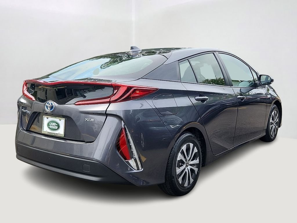 Used 2021 Magnetic Gray Metallic Toyota XLE image 4