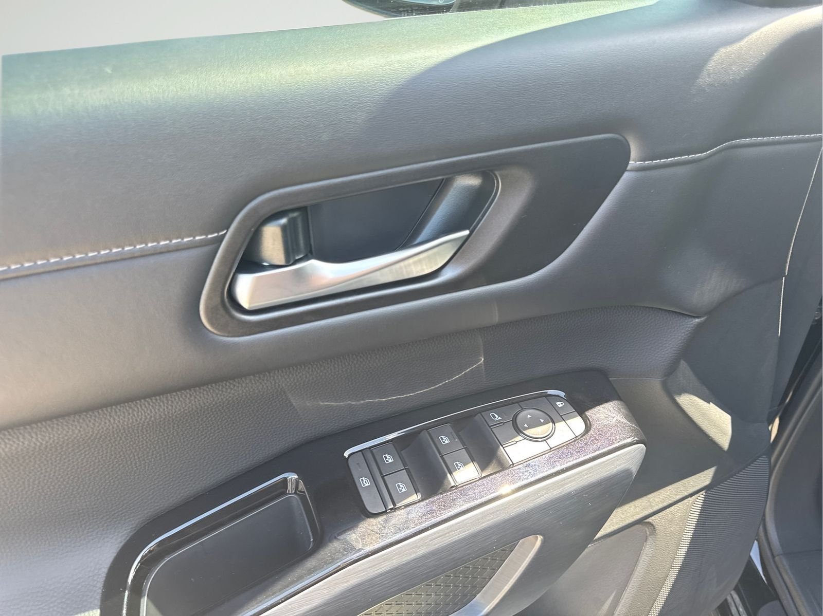 New 2026 Black Nissan SL image 17