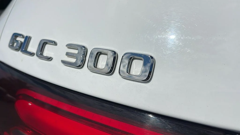 Used 2024 White Mercedes-Benz GLC 300 image 10