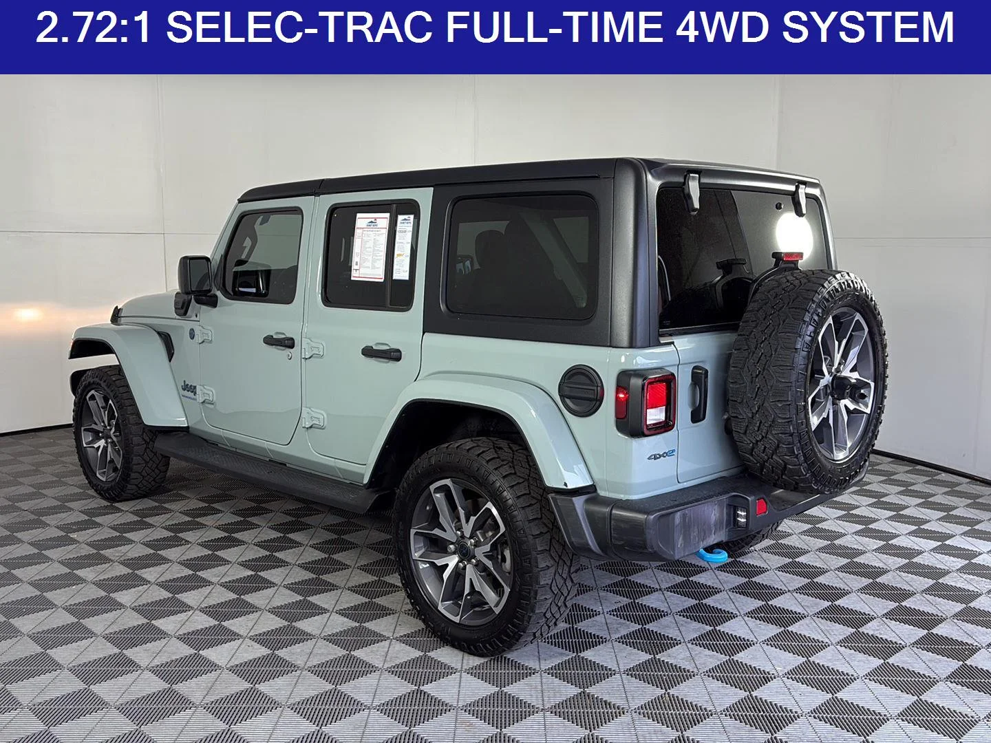 Used 2024 Earl Clearcoat Jeep Sport S image 7