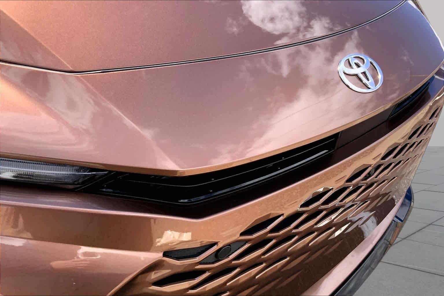 Used 2026 Bronze Age Toyota Limited image 27