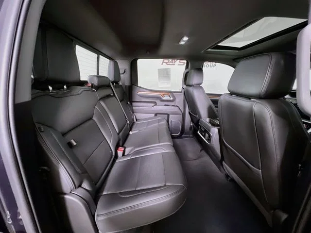 Used 2022 Silver GMC Denali image 43