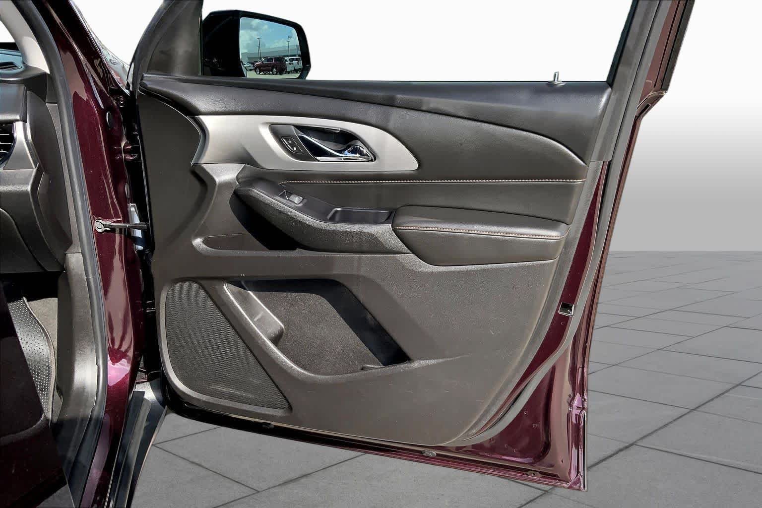 Used 2018 Black Currant Metallic Chevrolet LT Cloth image 22