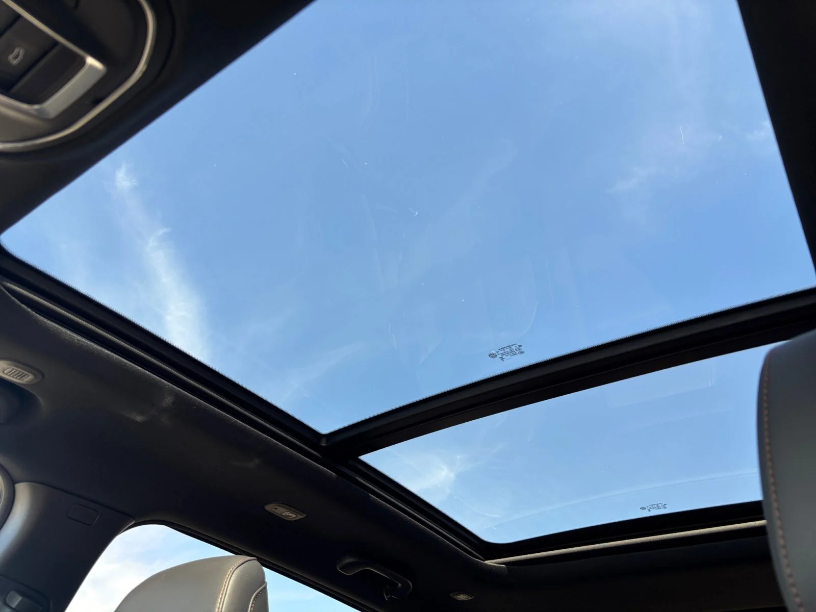 New 2026 Diamond Black Crystal Pearl Jeep Overland image 23