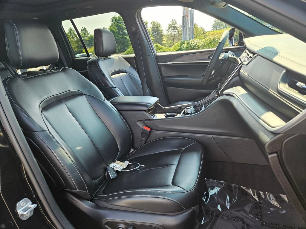 Used 2024 Black Jeep  image 13