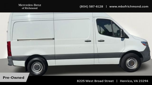 Used 2023 White Mercedes-Benz Cargo 144 WB image 3