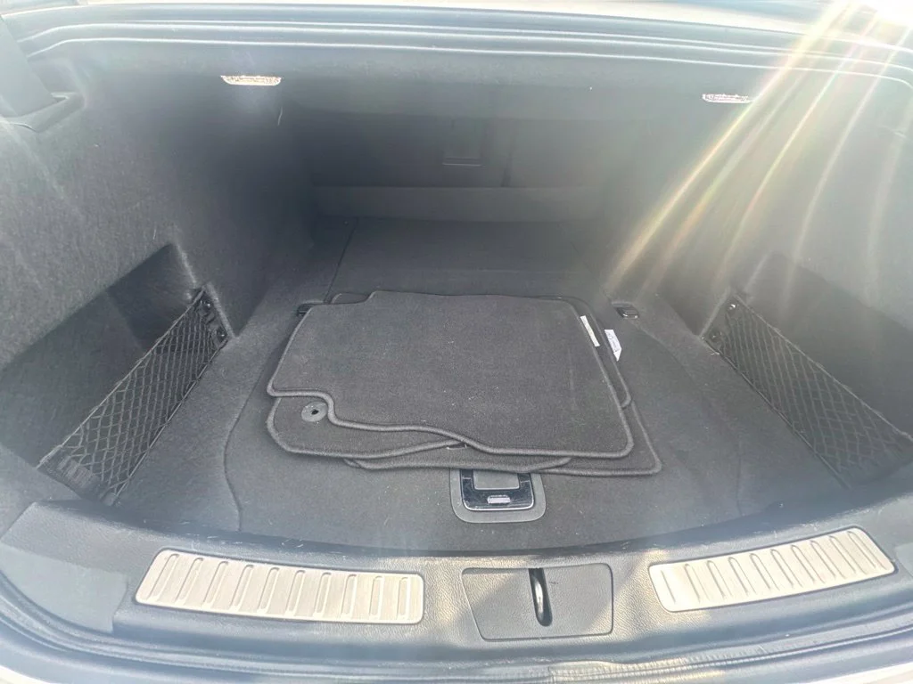 Used 2018 White Lincoln Select image 28