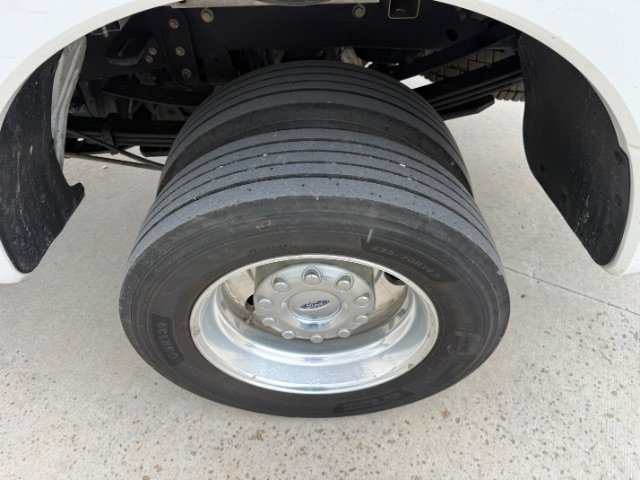 Used 2021 White Ford Platinum image 11
