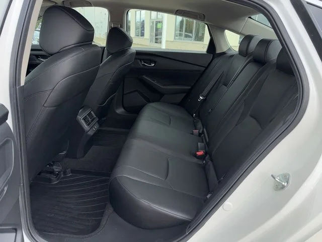 Used 2024  Honda EX-L image 6