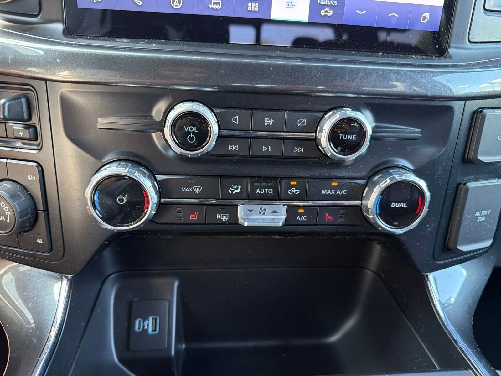 Used 2023 Silver Ford XLT image 23