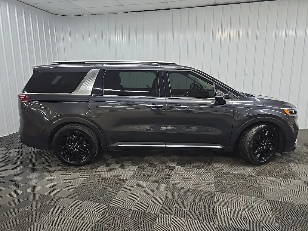 Used 2022 Gray Kia SX Prestige image 2
