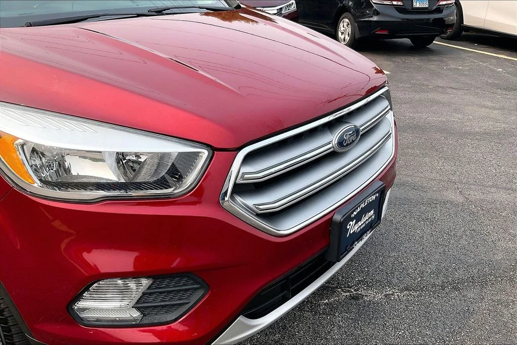 Used 2017 Red Ford SE image 34