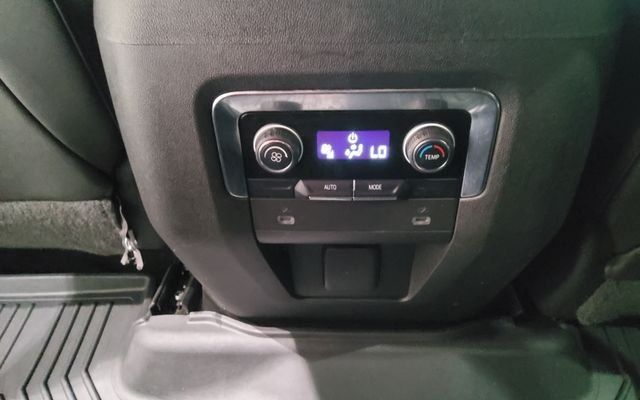 Used 2022 Black Chevrolet Z71 image 23