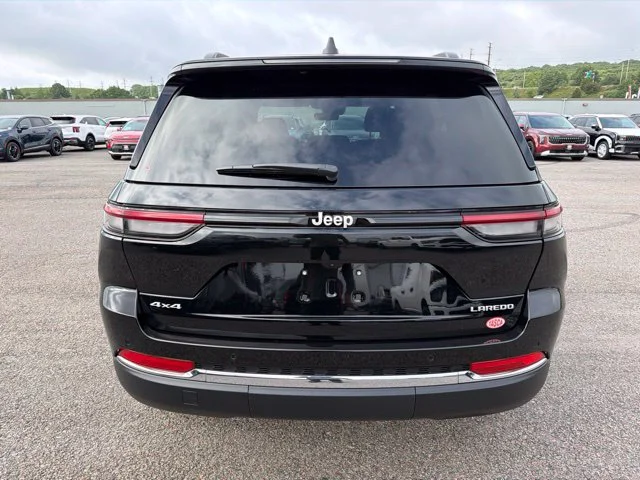 New 2026 Black Jeep Laredo image 4
