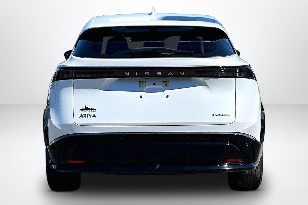 Used 2024 Everest White Pearl Tricoat Nissan ENGAGE image 7