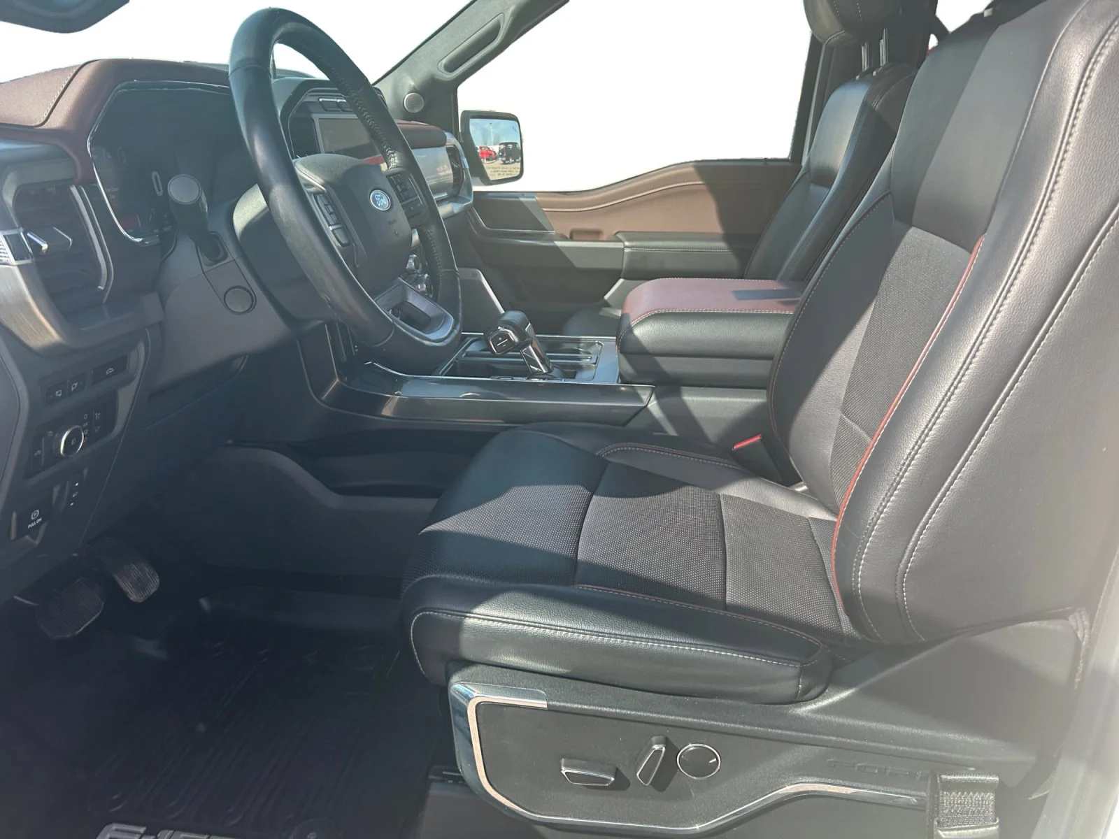 Used 2023 WHITE Ford LARIAT SuperCrew image 14