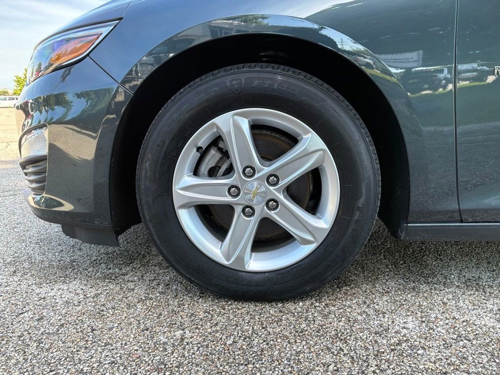 Used 2021 SHADOW GRAY METALLIC Chevrolet LS image 10