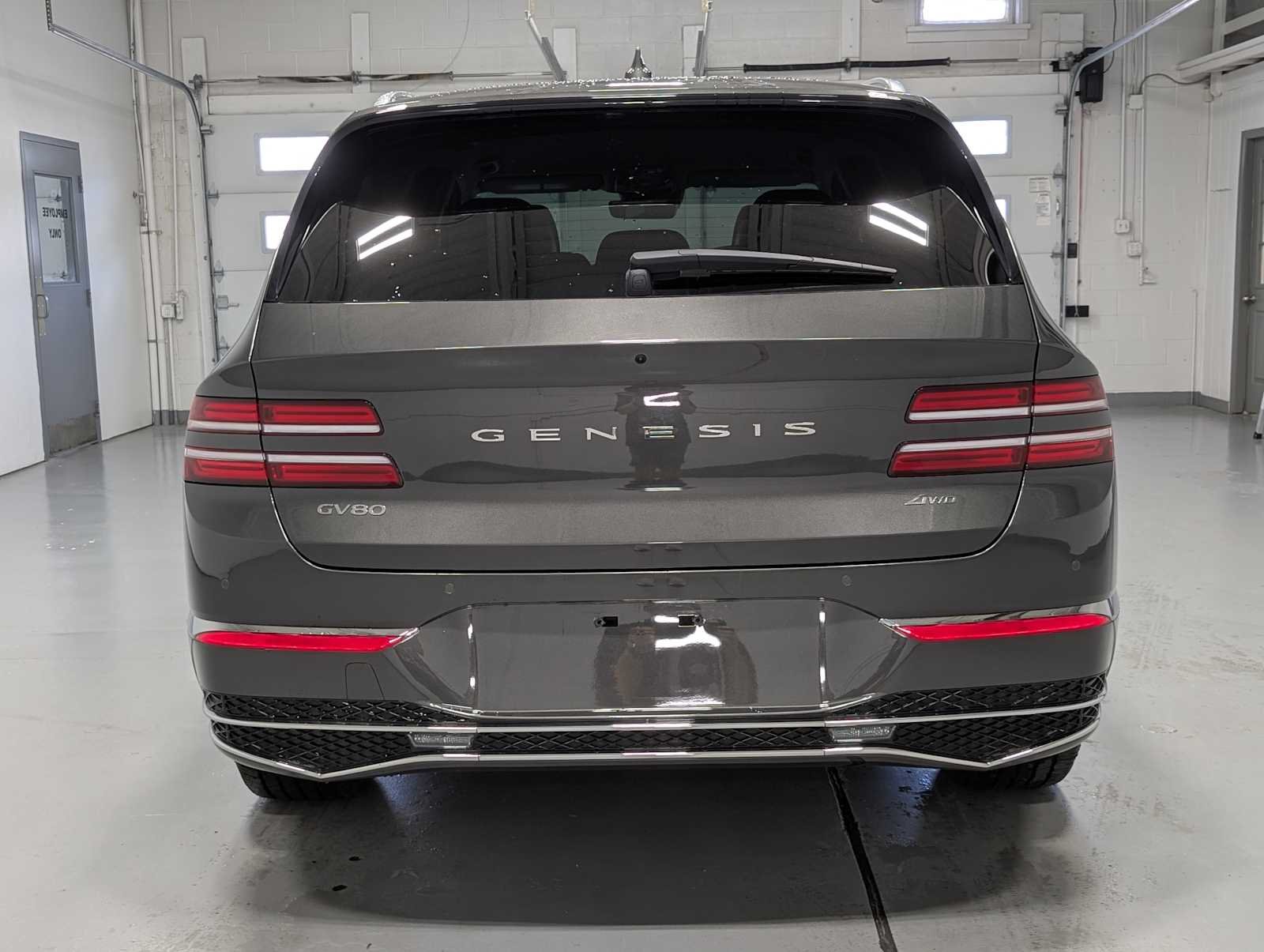 Used 2025 Makalu Gray Genesis 2.5T Standard image 9