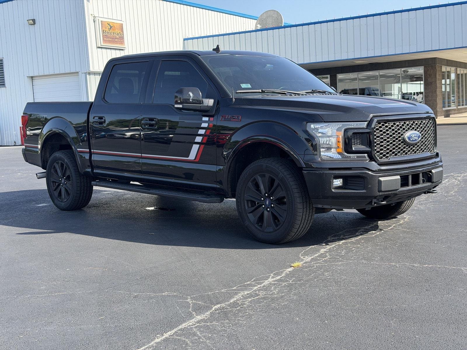Used 2020 Agate Black Metallic Ford LARIAT image 4