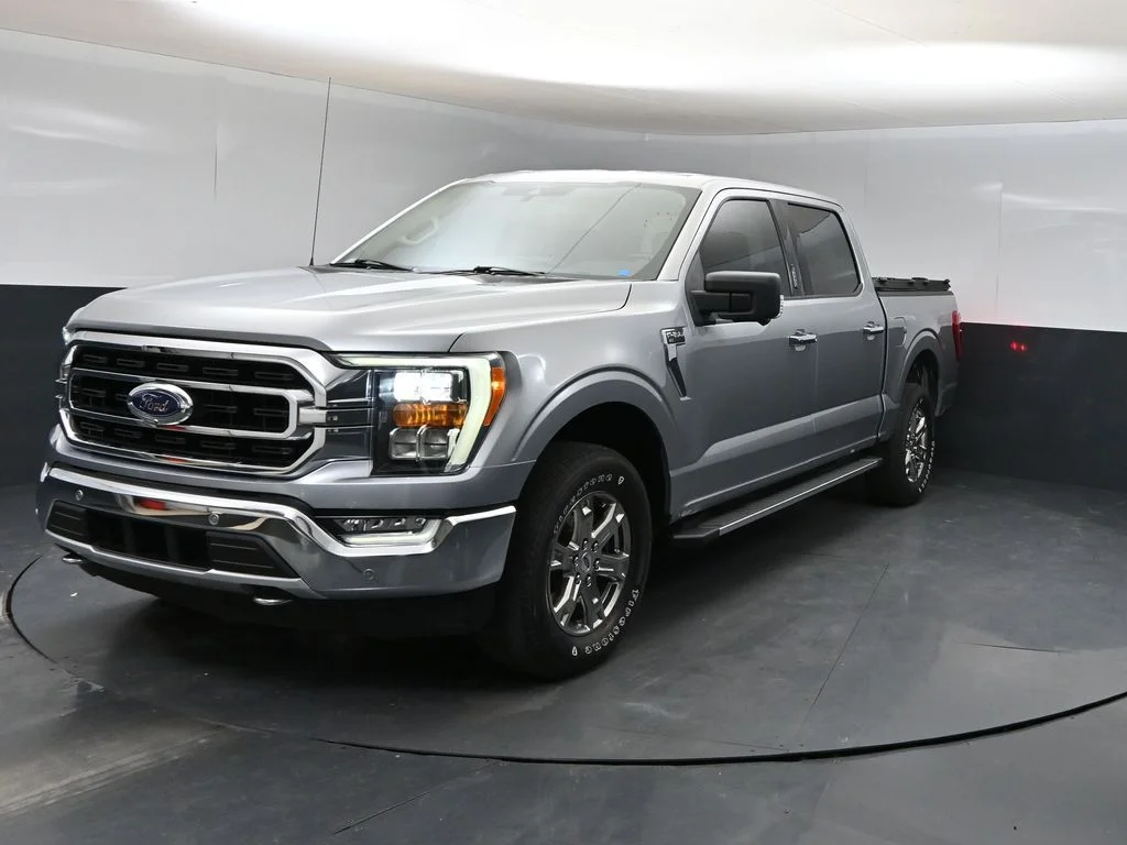 Used 2021 Silver Ford XLT image 5
