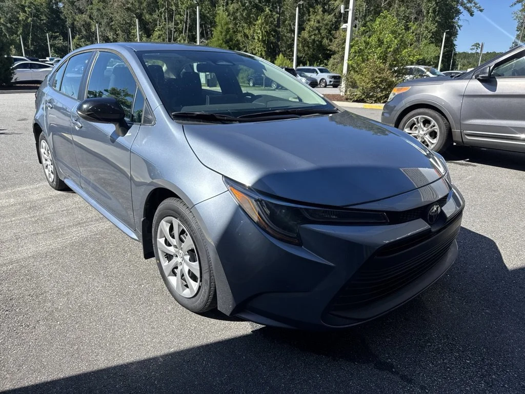 Used 2025 Blue Toyota LE image 1