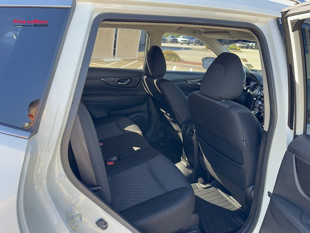 Used 2019 WHITE Nissan SV image 14