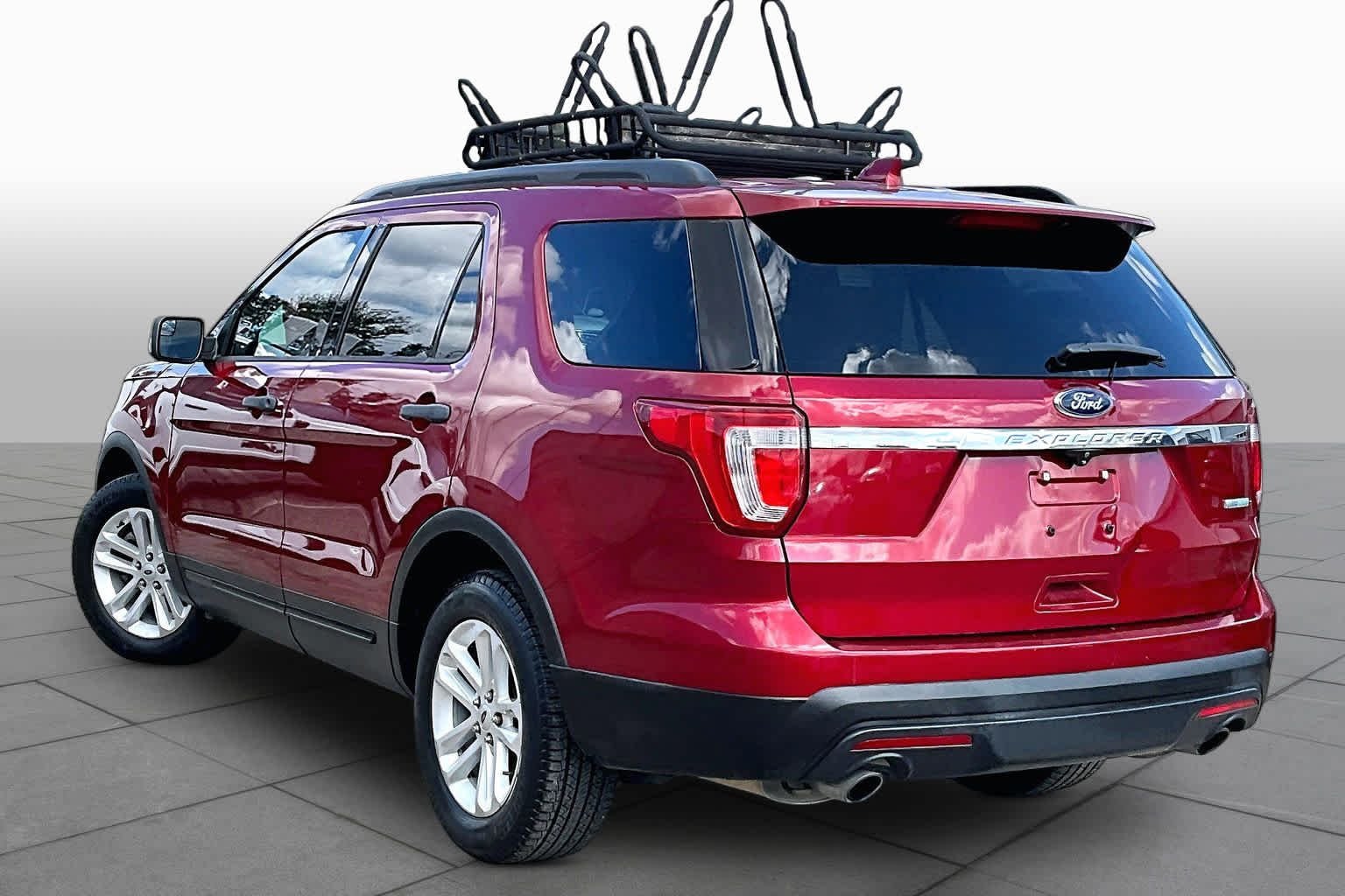 Used 2016 Ruby Red Metallic Tinted Clearcoat Ford Base image 12