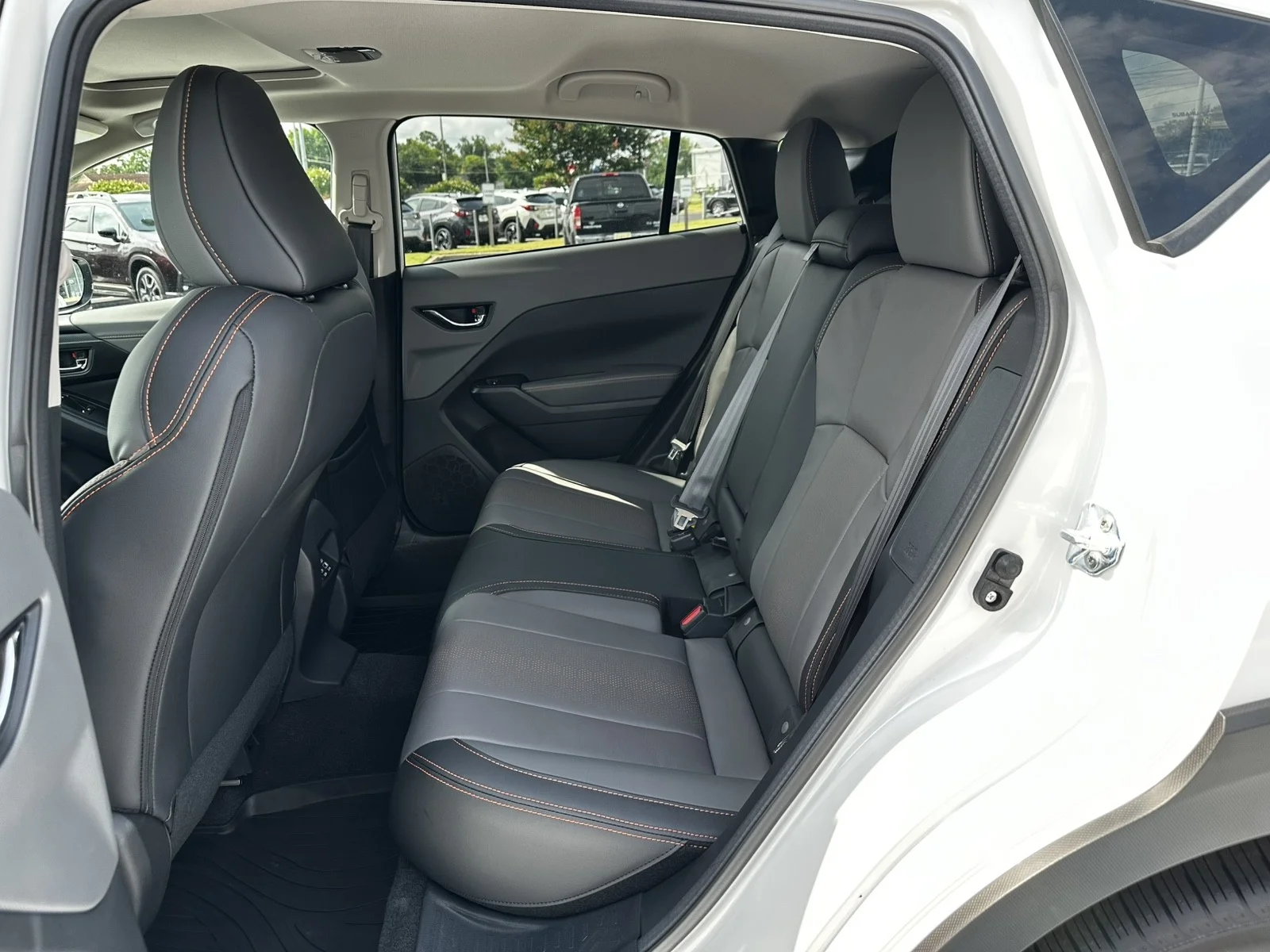 New 2026 CRYSTAL WHITE PEARL Subaru Limited image 10