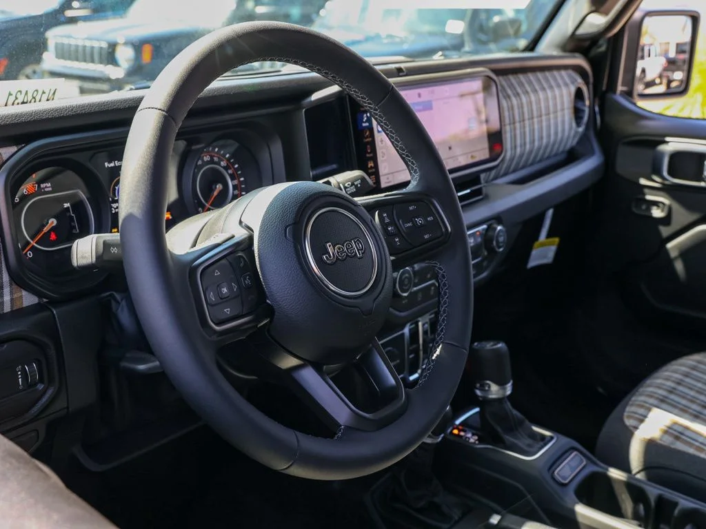 New 2026 Black Clear-Coat Exterior Paint Jeep  image 14