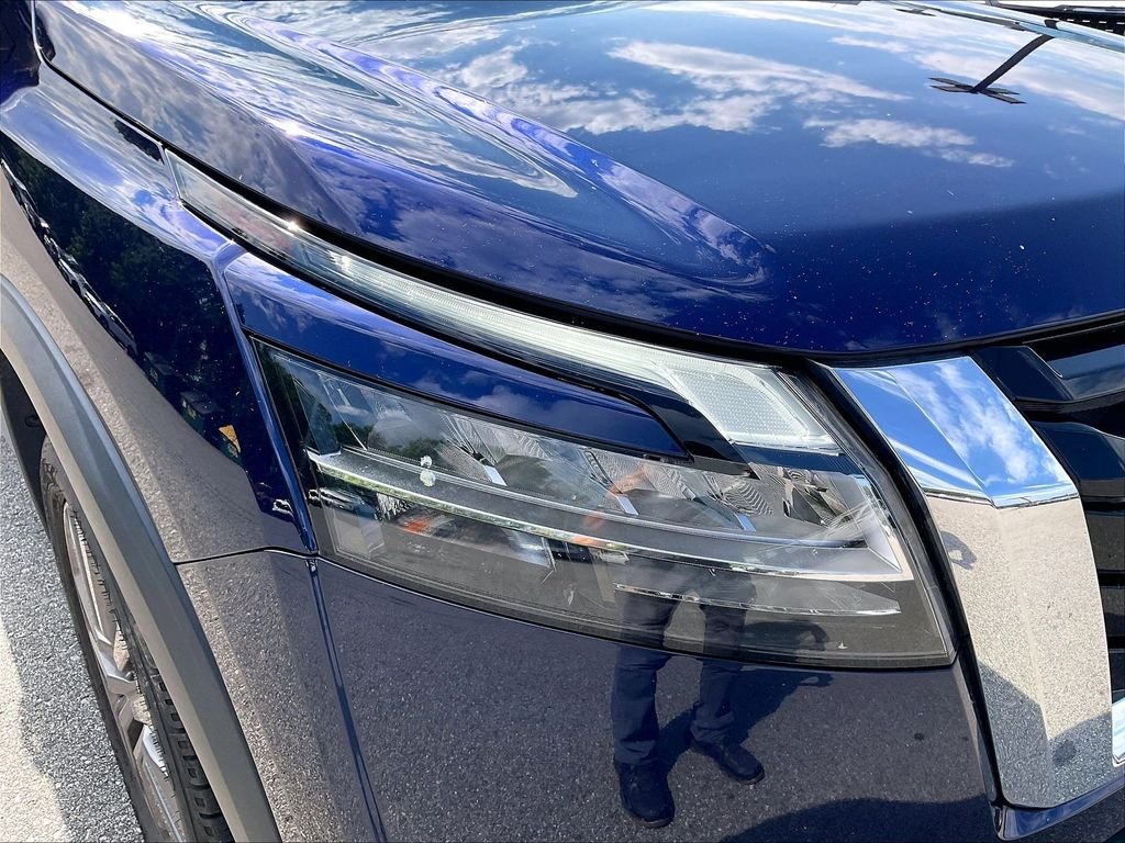 Used 2023 Deep Ocean Blue Pearl Nissan SL image 32