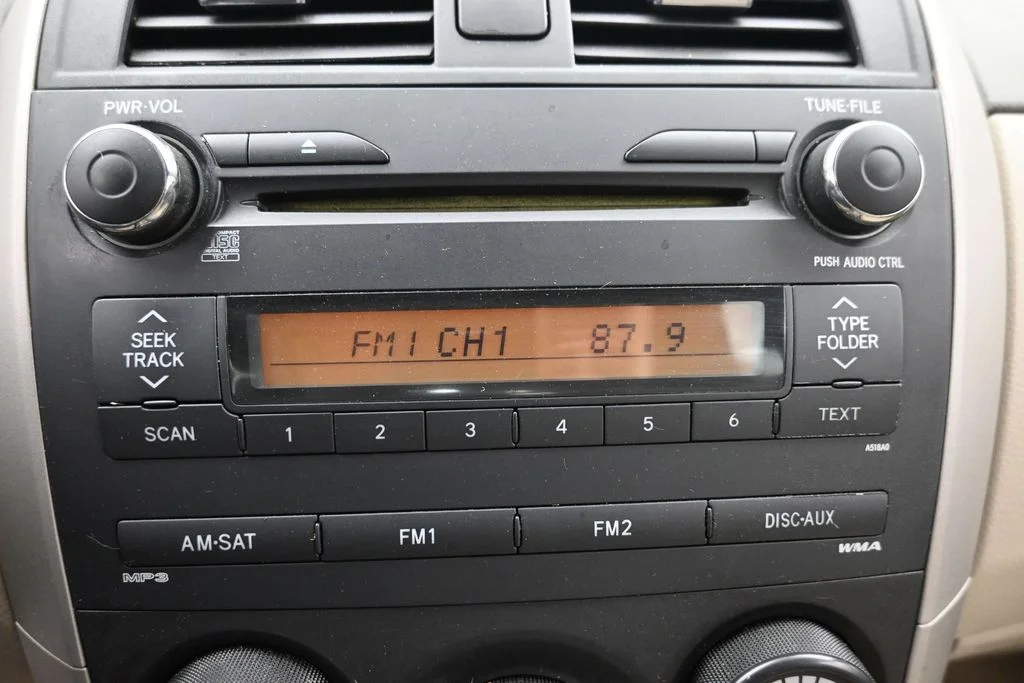 Used 2010  Toyota S image 20