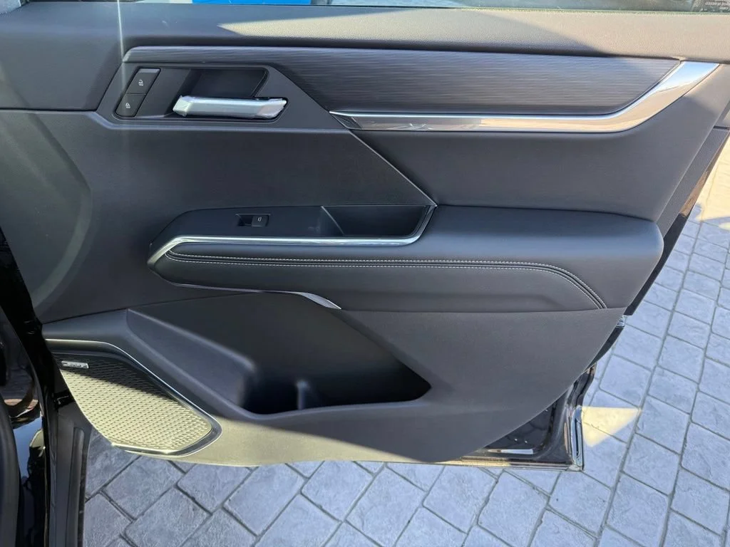 New 2026 Ebony Twilight Metallic GMC Elevation image 18