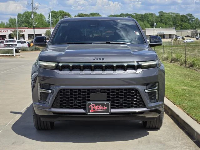 New 2026 Baltic-Gray Metallic Clear-Coat Exterior Paint Jeep Limited Reserve image 2