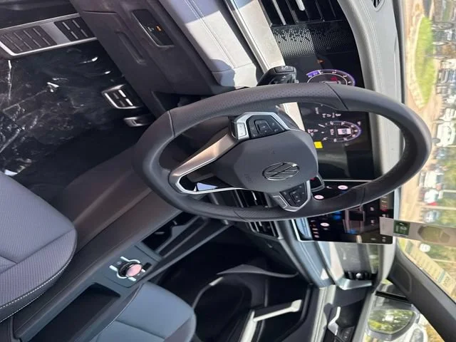 New 2026 Opal White Pearl Volkswagen SE R-Line Black image 21