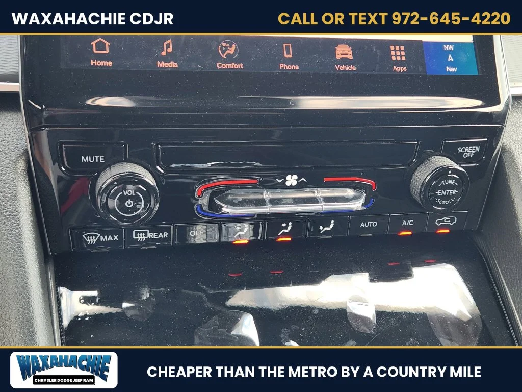 New 2027 Bright White Clear-Coat Paint Jeep Laredo image 16
