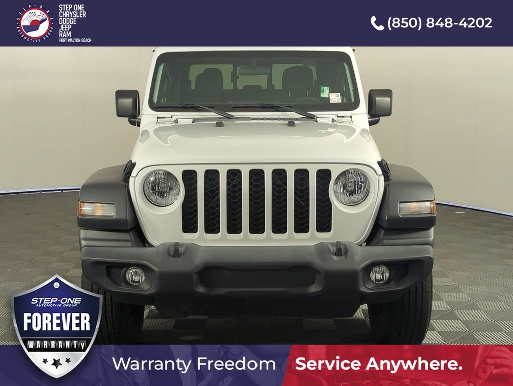 Used 2021 White Jeep Sport image 9