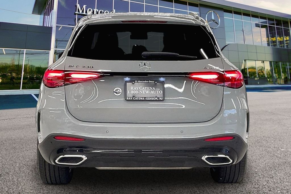 Used 2026 Gray Mercedes-Benz GLC 300 image 4