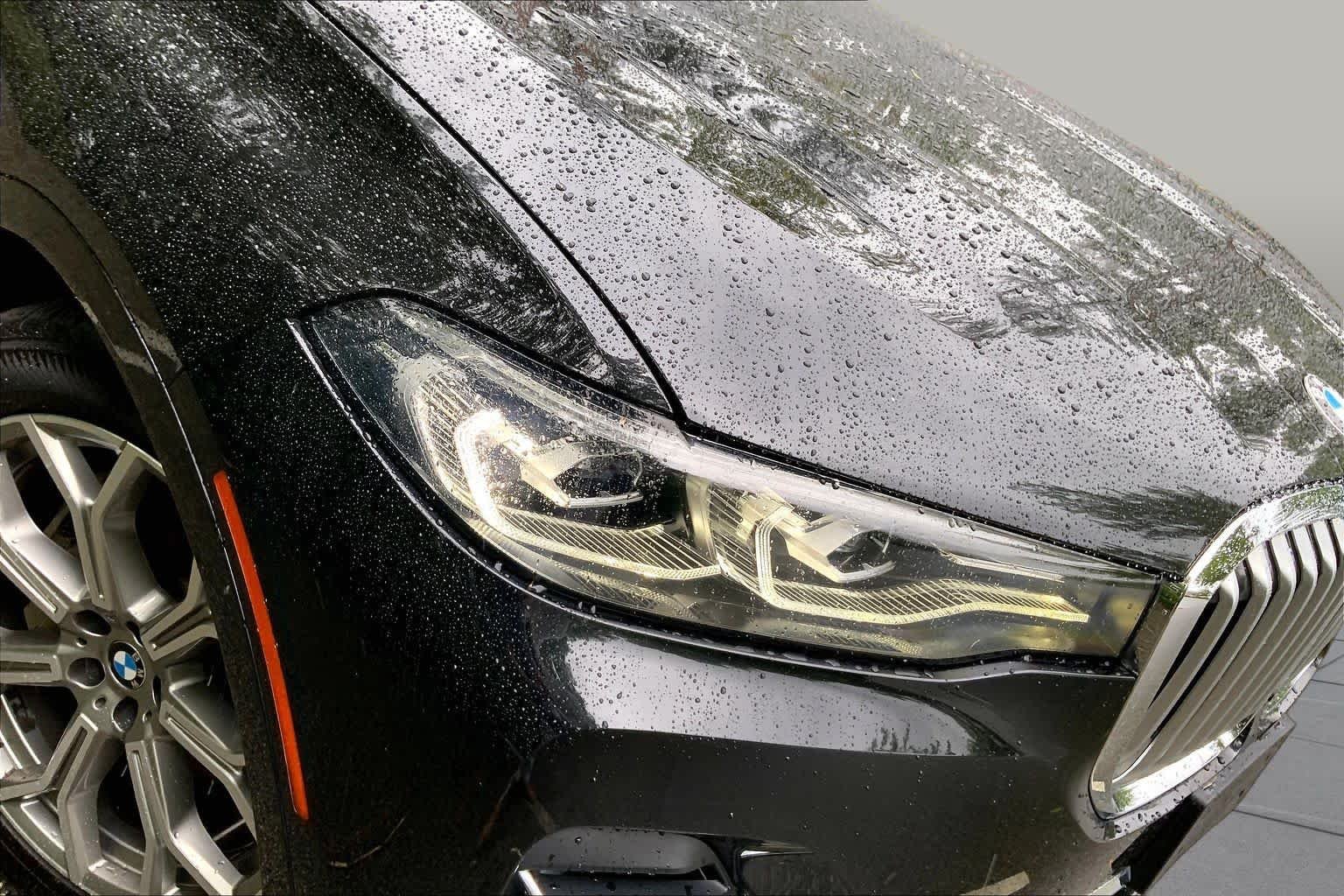 Used 2019 Black Sapphire Metallic BMW xDrive50i image 26