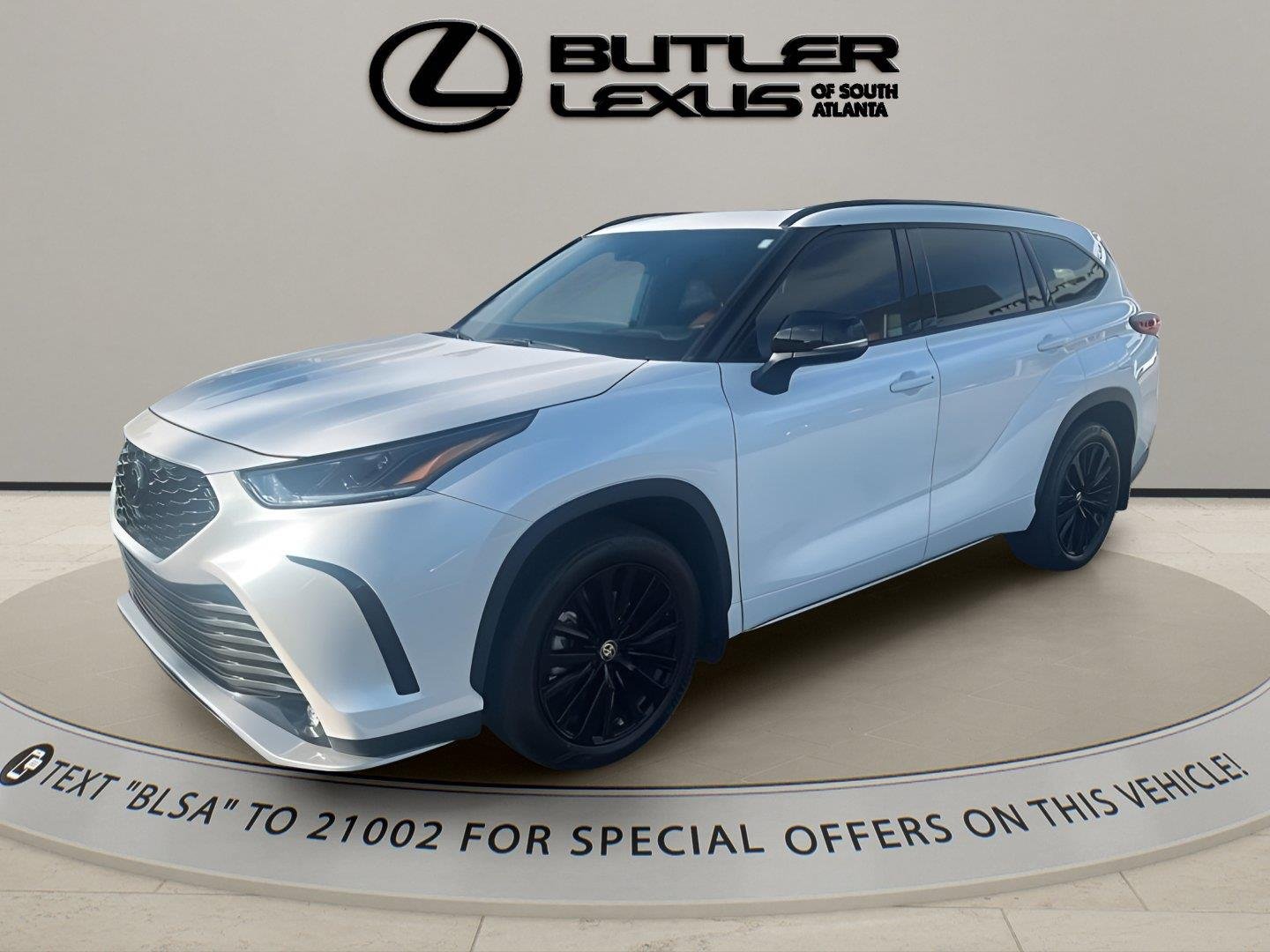 Used 2023 Wind Chill Pearl Toyota XSE image 1