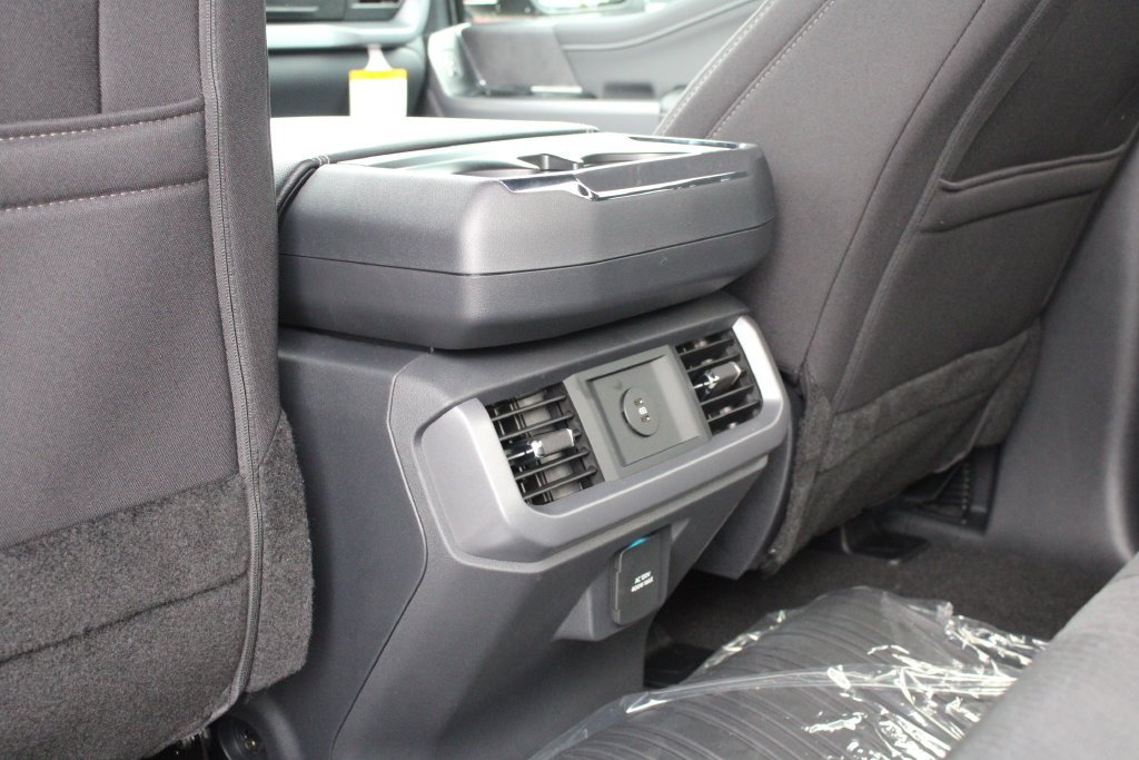 New 2026 Carbonized Gray Metallic Ford XLT image 21