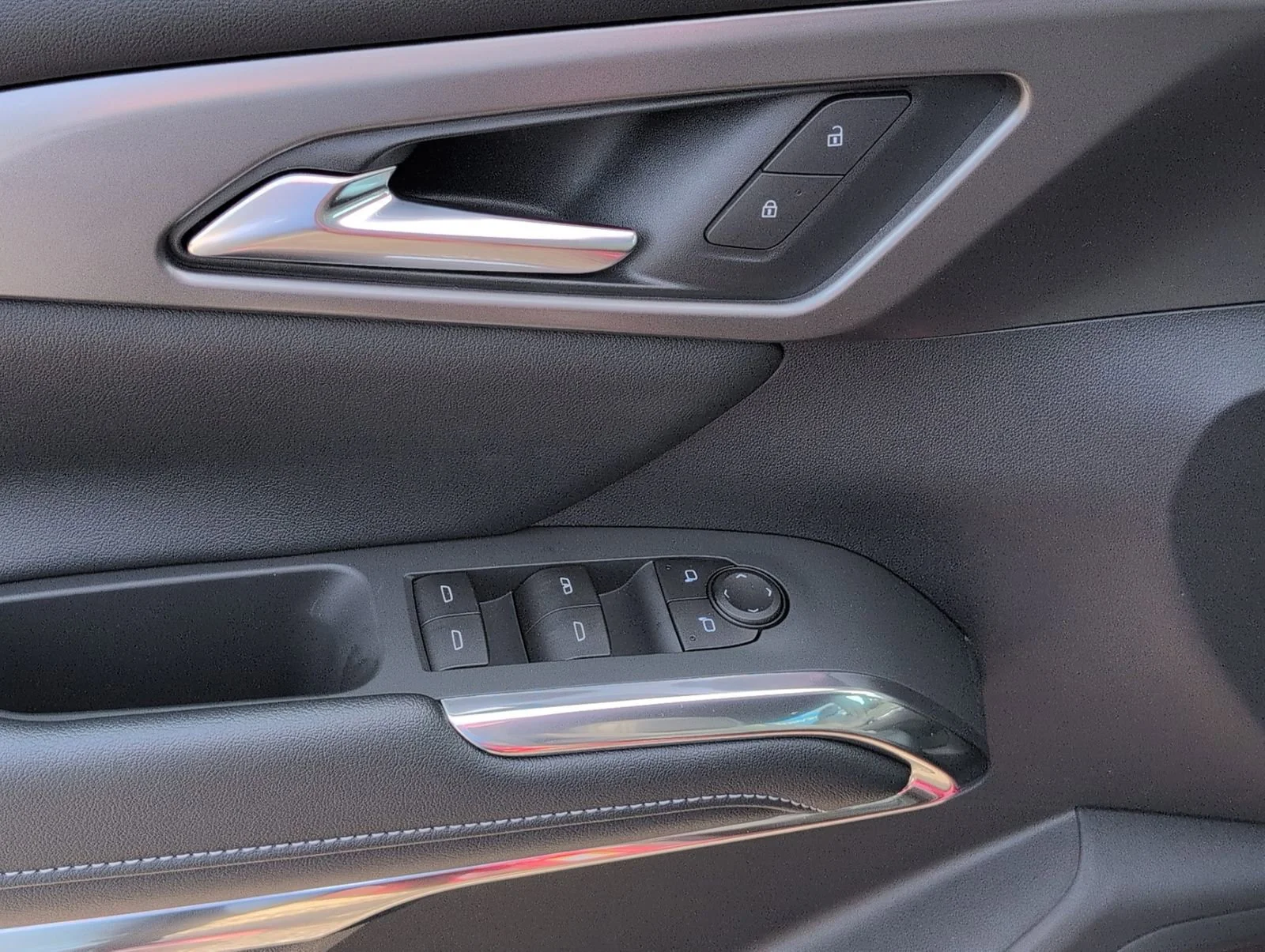 2026 Chevrolet Traverse LT - Photo 17