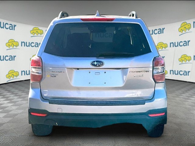 Used 2016 Silver Subaru 2.5i Premium image 4