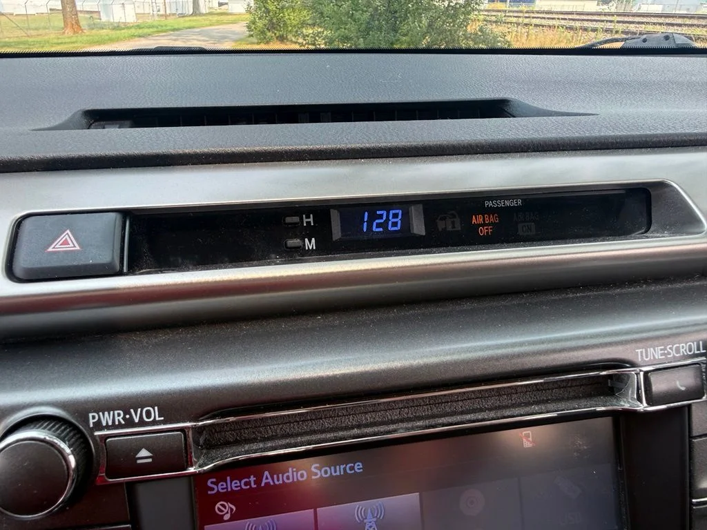 Used 2014 White Toyota XLE image 38