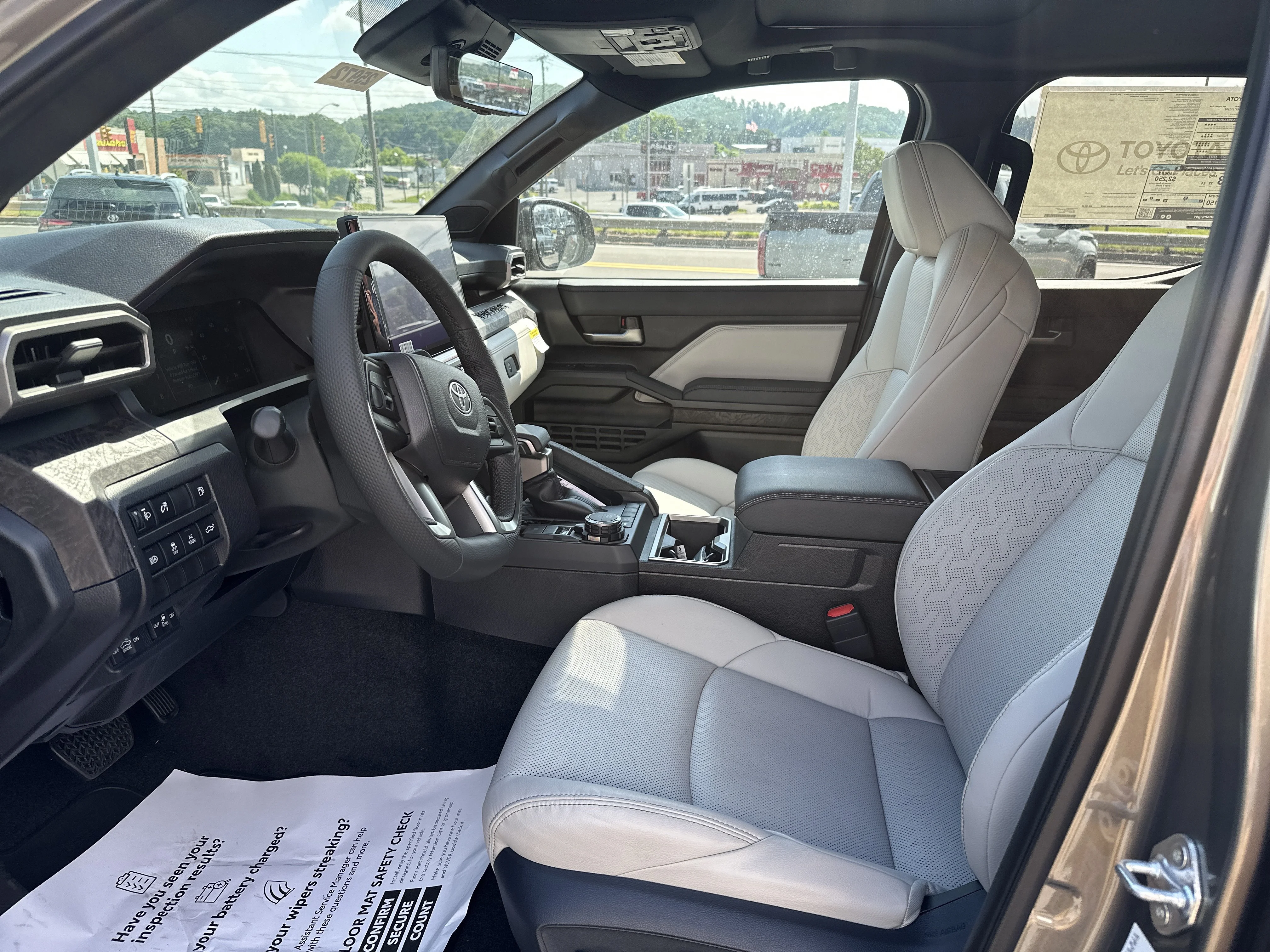 2026 Toyota Tacoma Limited - Photo 11