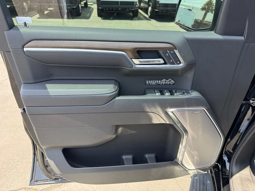 Used 2025 Black Chevrolet High Country image 16