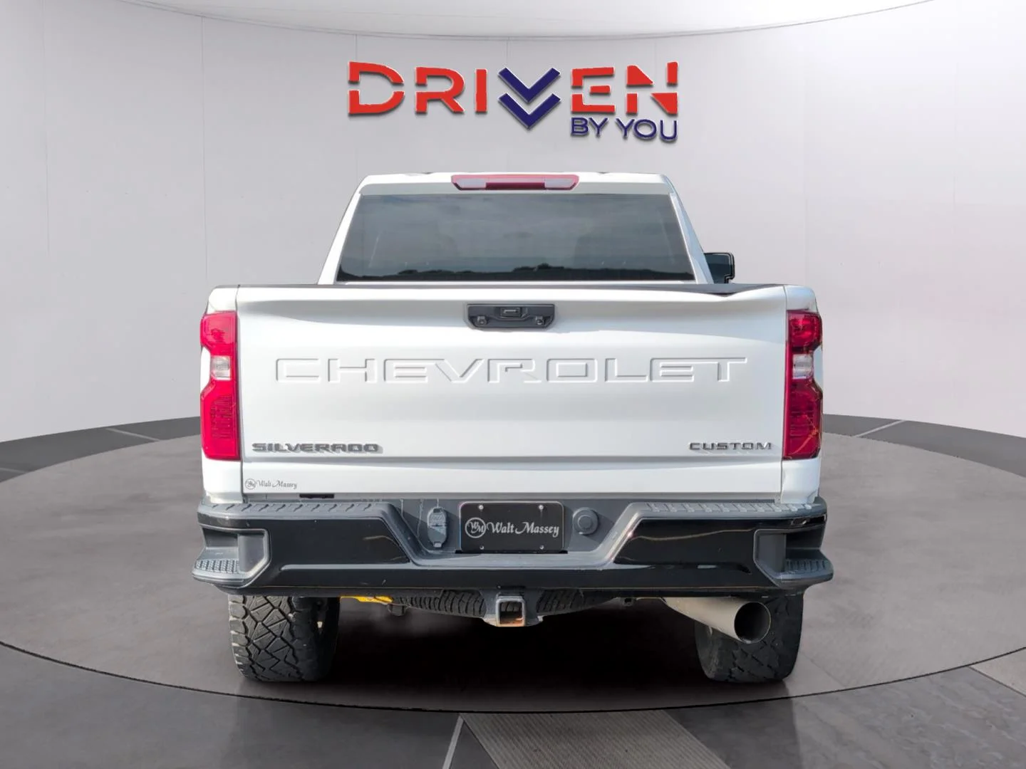 Used 2023 Summit White Chevrolet Custom image 4